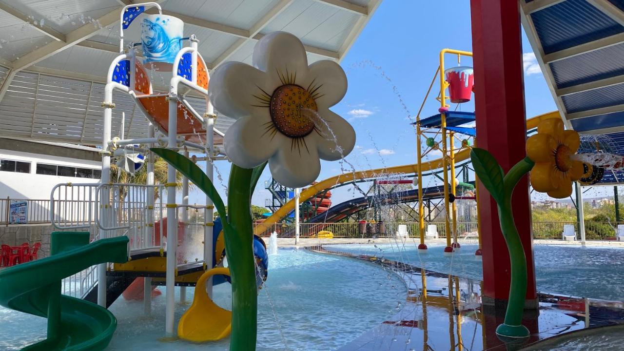 Spazzio Diroma Com Acesso Ao Acqua Park, Splash E Slide Caldas Novas Zewnętrze zdjęcie